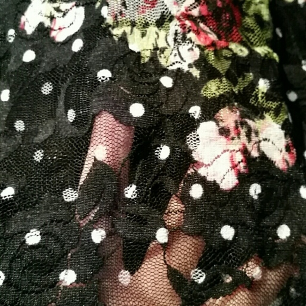 Black top with floral front, from Delia's - Picture 2 of 4